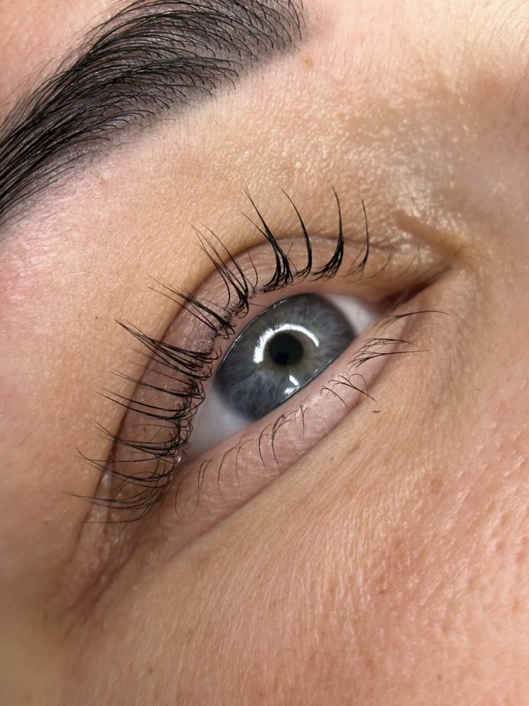 Defined — eyeliner by Anna Tytarenko
